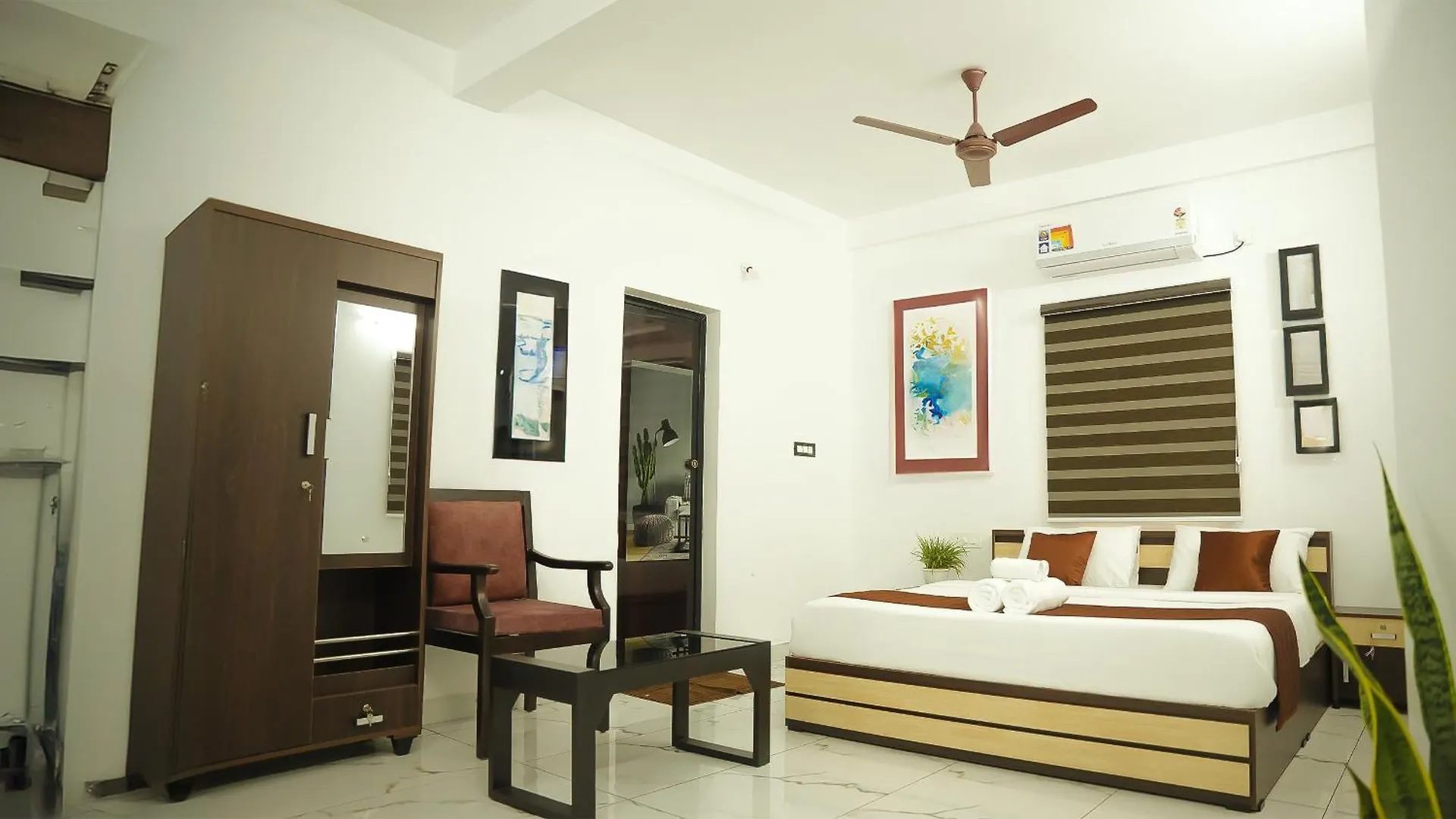 Hotel Gold Suite, Kakkanad Kochi