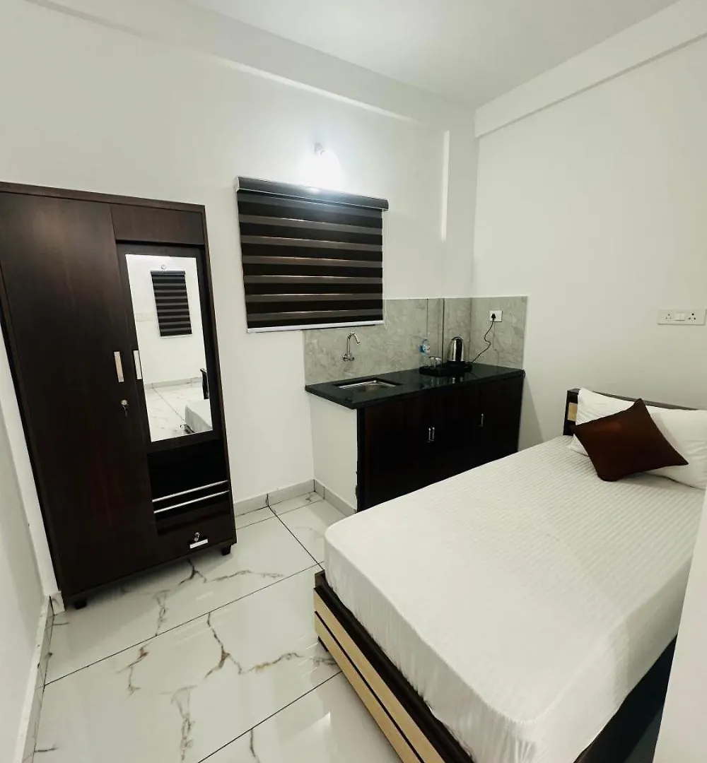 Hotel Gold Suite, Kakkanad Kochi 3*,